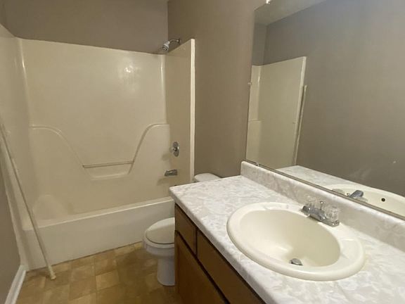 5th image of 1110 Cherokee Cir APT 1116