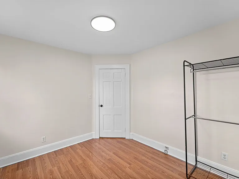 2215 N Wood Ave — Photo 16