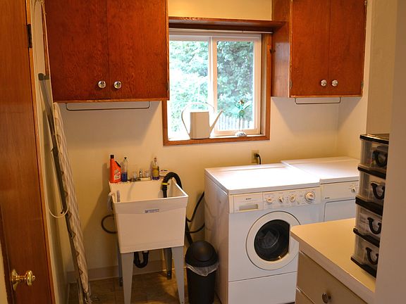 4th image of 6417 NE 47th St