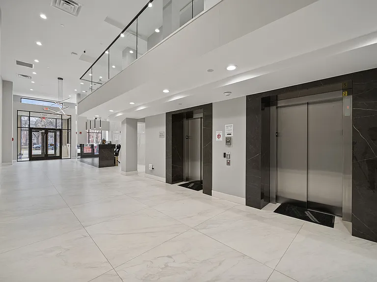 Veranda Apartments — Photo 21