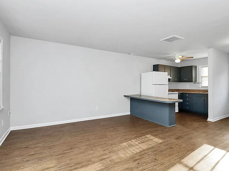 4220 Castleton Rd — Photo 12