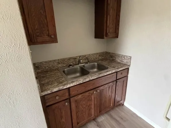 1500 Black Hill Dr #29, Gainesville, TX 76240