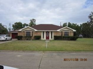 107 Holly Grv, Bridge City, TX 77611