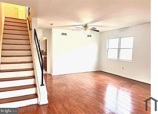 4 bed, $2,500 — Photo 2