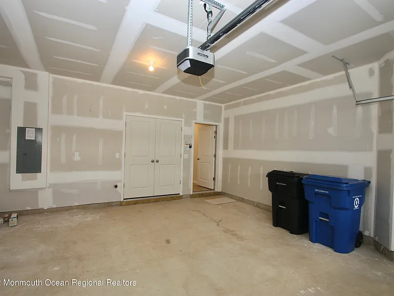 1206 Arose Ln — Photo 32