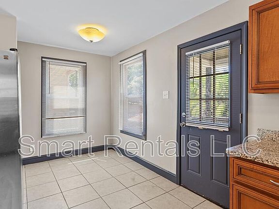4th image of 3627 Cambridge Ave