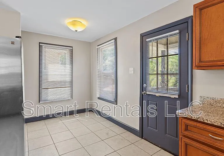 3627 Cambridge Ave — Photo 4