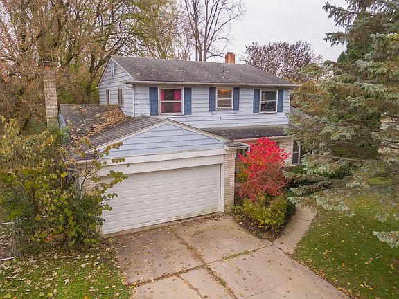 2nd image of 1900 Riveria Dr