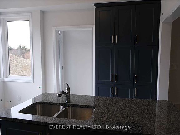 5th image of 40 Savino Dr