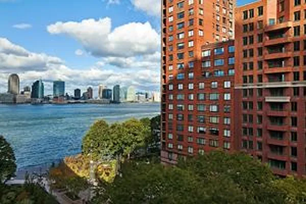 Rented by Douglas Elliman | media 29