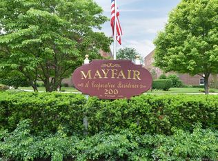 200 N Village Ave APT A3, Rockville Centre, NY 11570