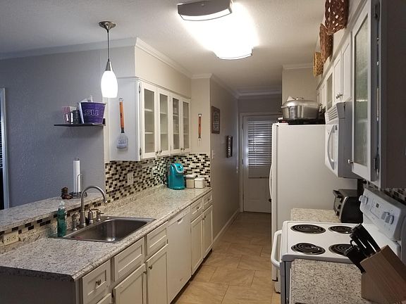 5th image of 8708 Piney Point Dr #B