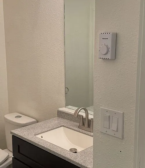 1725 W Koch St #10 — Photo 13
