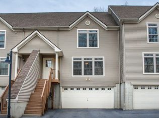 27 Ellsworth Ln #4, Poughkeepsie, NY 12601