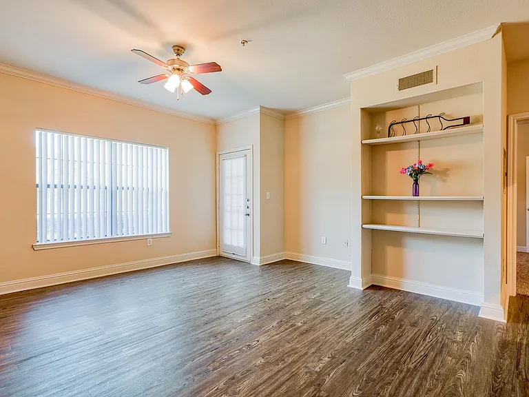 Lakeshore Villas apartments community photo