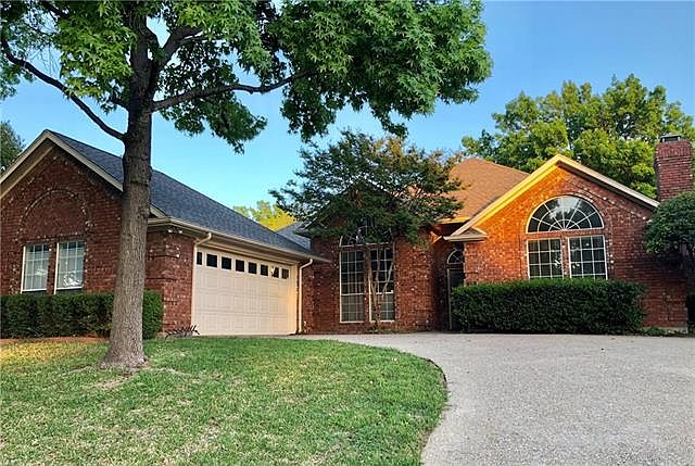 1st image of 29 Lakeway Dr