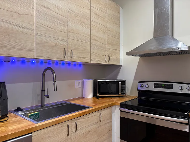 997 N Marshall St #1 — Photo 7
