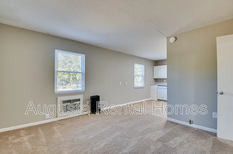 1 bed, 1.0 bath, 576 sqft, $895 — Photo 4
