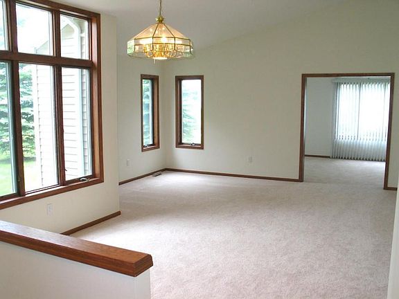 4th image of 861 Raindale Ct