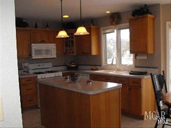 4th image of 8253 Silver Ct