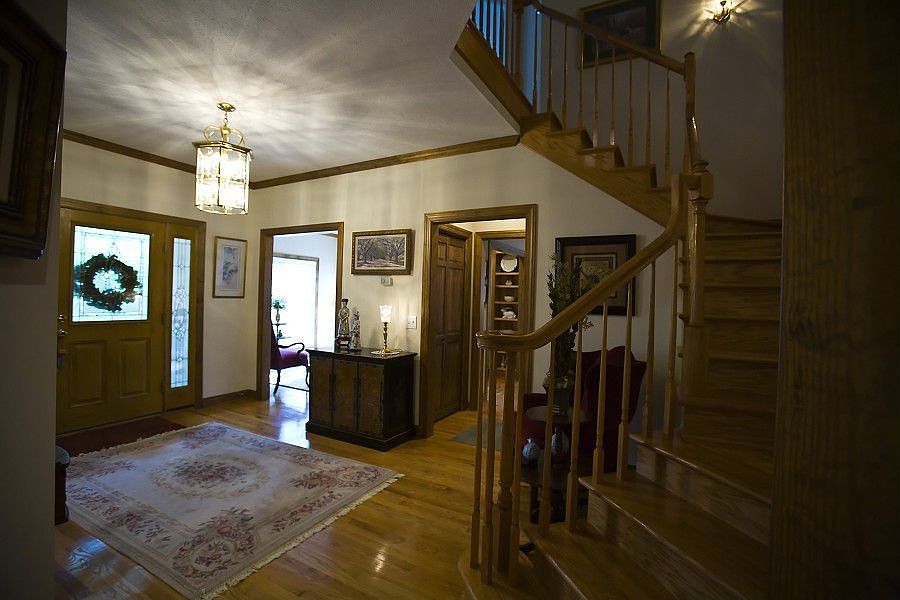 2nd image of 1025 Blackheath Ct