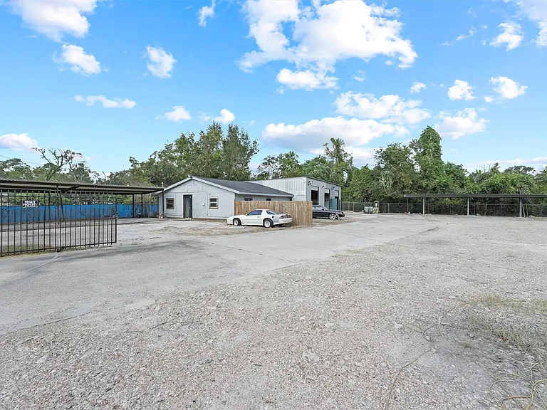 5621 Haywood St — Photo 3