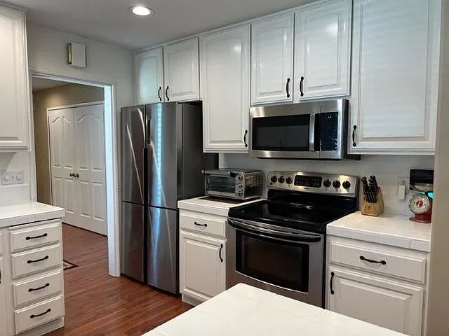 553 Bonita Ave — Photo 24