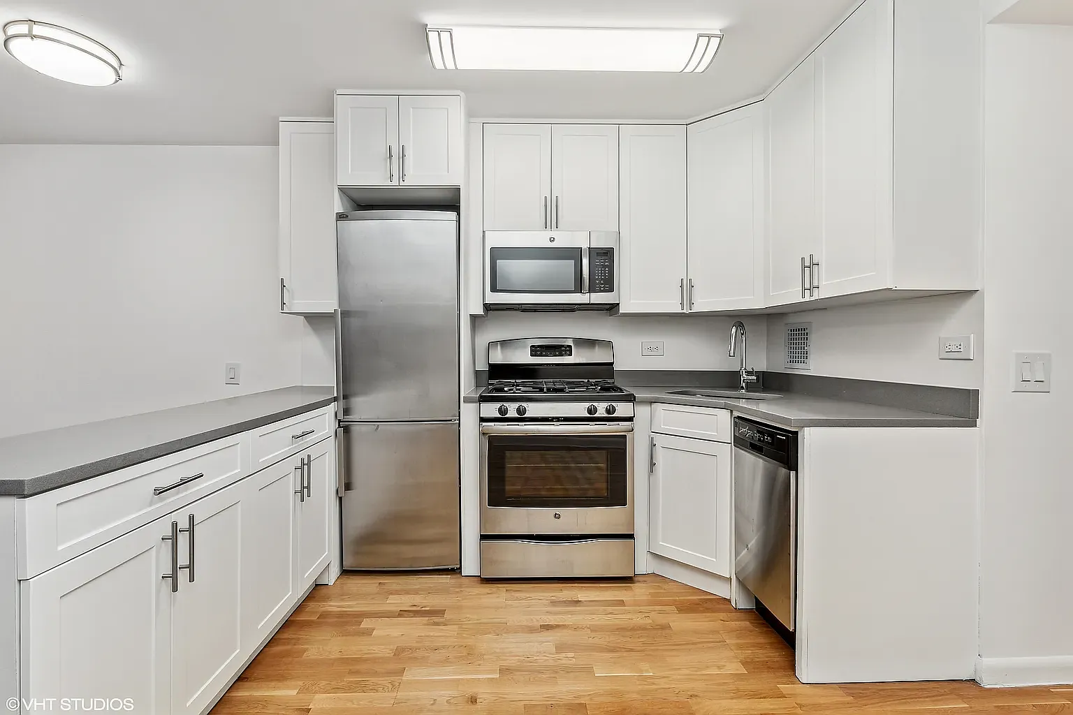 385 South End Avenue — Photo 1