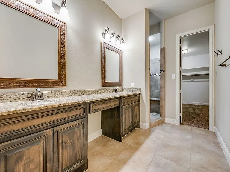 8408 La Fontaine Dr — Photo 2