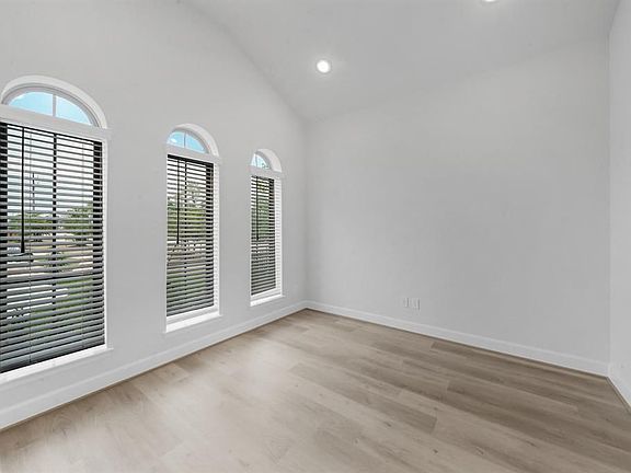 3rd image of 2014 Orchard Trail Ct