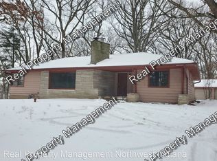 94 S Sager Rd, Valparaiso, IN 46383