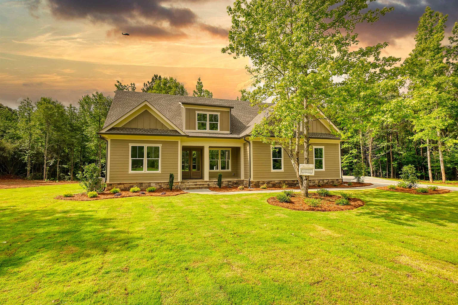 1031 Graham Dr photo 1