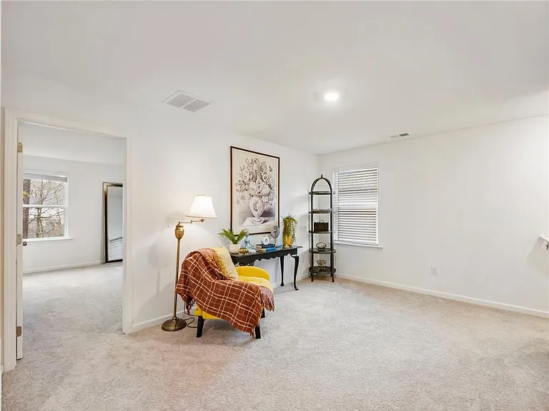 680 Groover St — Photo 20
