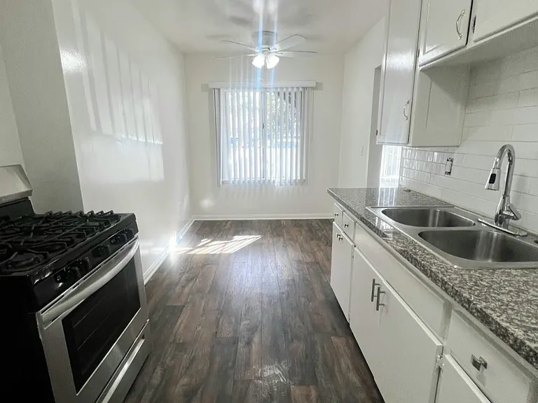 17001 Vanowen St — Photo 7