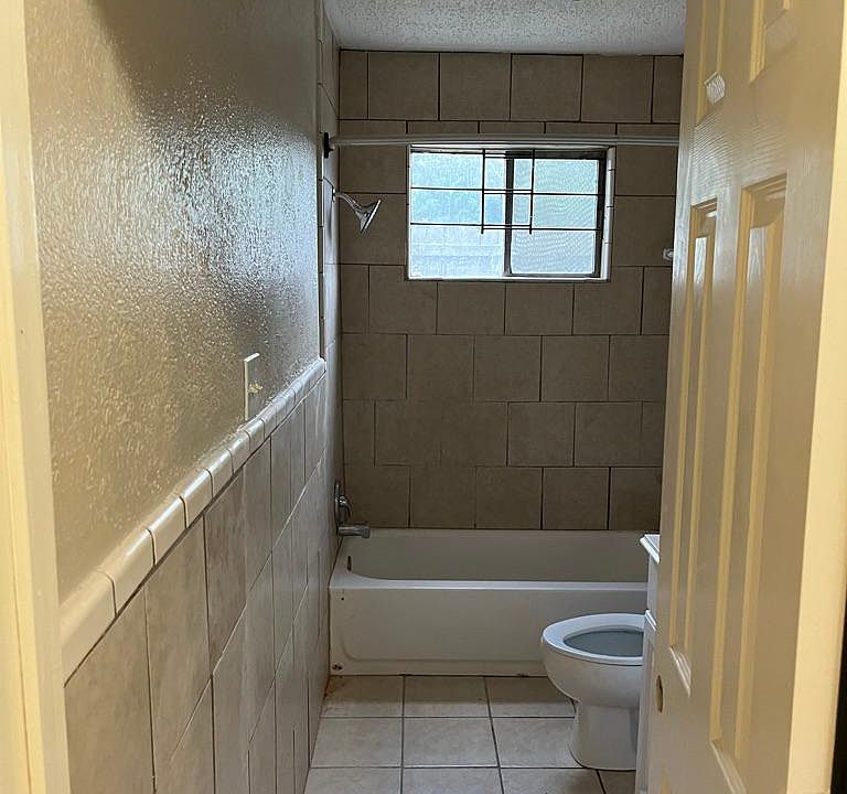 2nd image of 5001 E Ridge Creek Dr