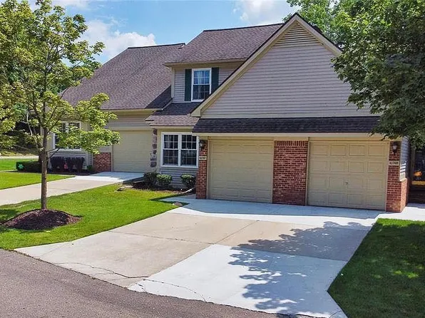 41767 Webster Ct, Novi, MI 48377