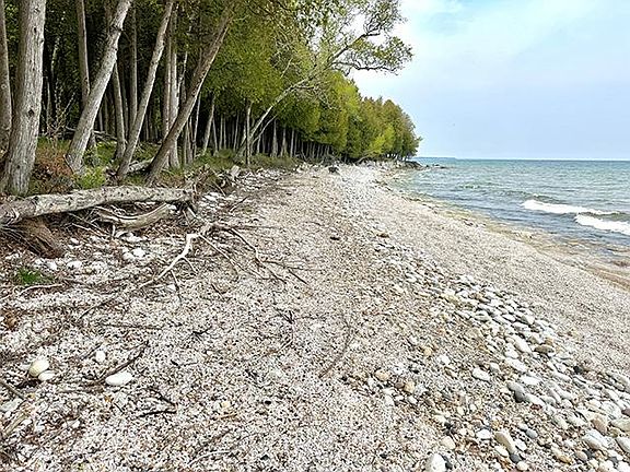 3rd image of 2050 S Lake Michigan Dr