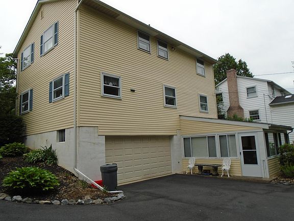 3rd image of 352 Ashford Dr