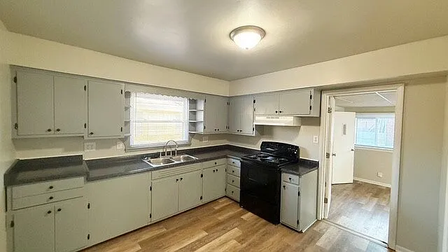 3 bed, 1.0 bath, 1056 sqft, $1,525 — Photo 4