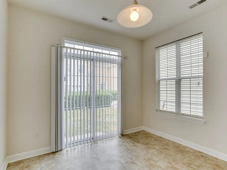 528 Normandy St — Photo 20