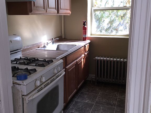 3rd image of 6940 Woodland Ave #2