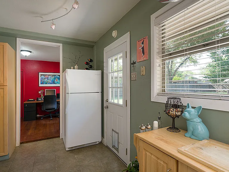2603 Albata Ave — Photo 9