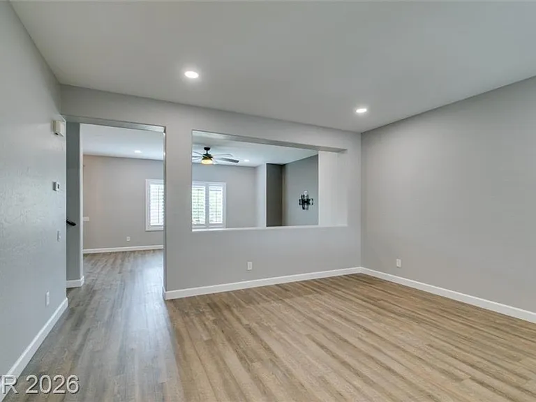 1129 Emanuel St — Photo 4
