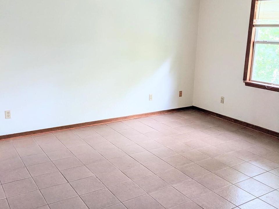 2nd image of 1598 Pond Gannett Ln