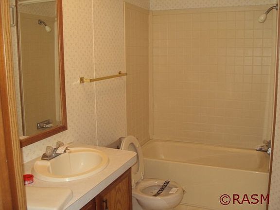 4th image of 430 Webster St S