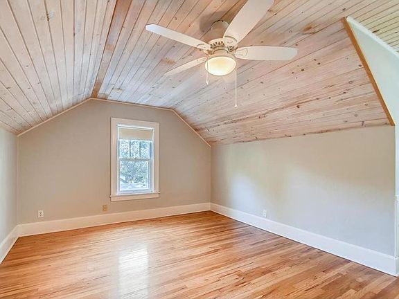 3rd image of 244-246 Stevens St W #244