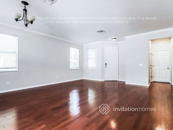 4th image of 17548 Queensland St
