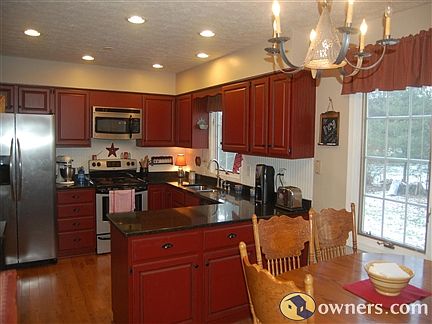3rd image of 32371 Birchwood Ln