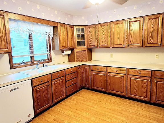 3rd image of 2168 Remington Way NE