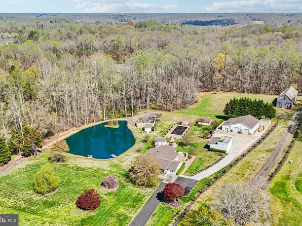 16970 Teagues Point Rd, Hughesville, MD 20637